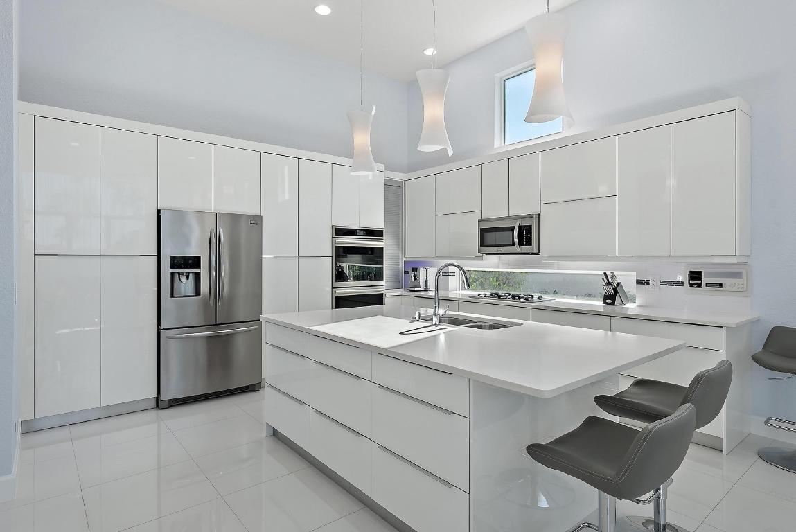 IBIS GOLF AND COUNTRY CLUB 9 - Residential Lease