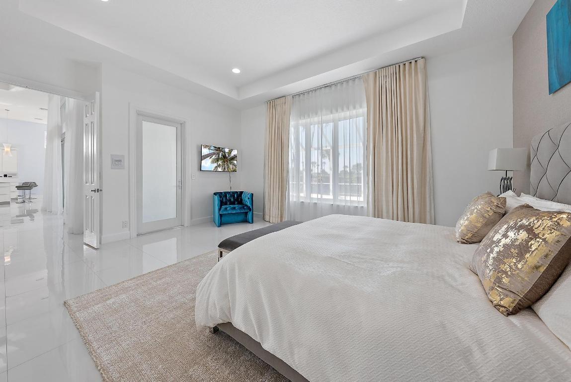 IBIS GOLF AND COUNTRY CLUB 9 - Residential Lease