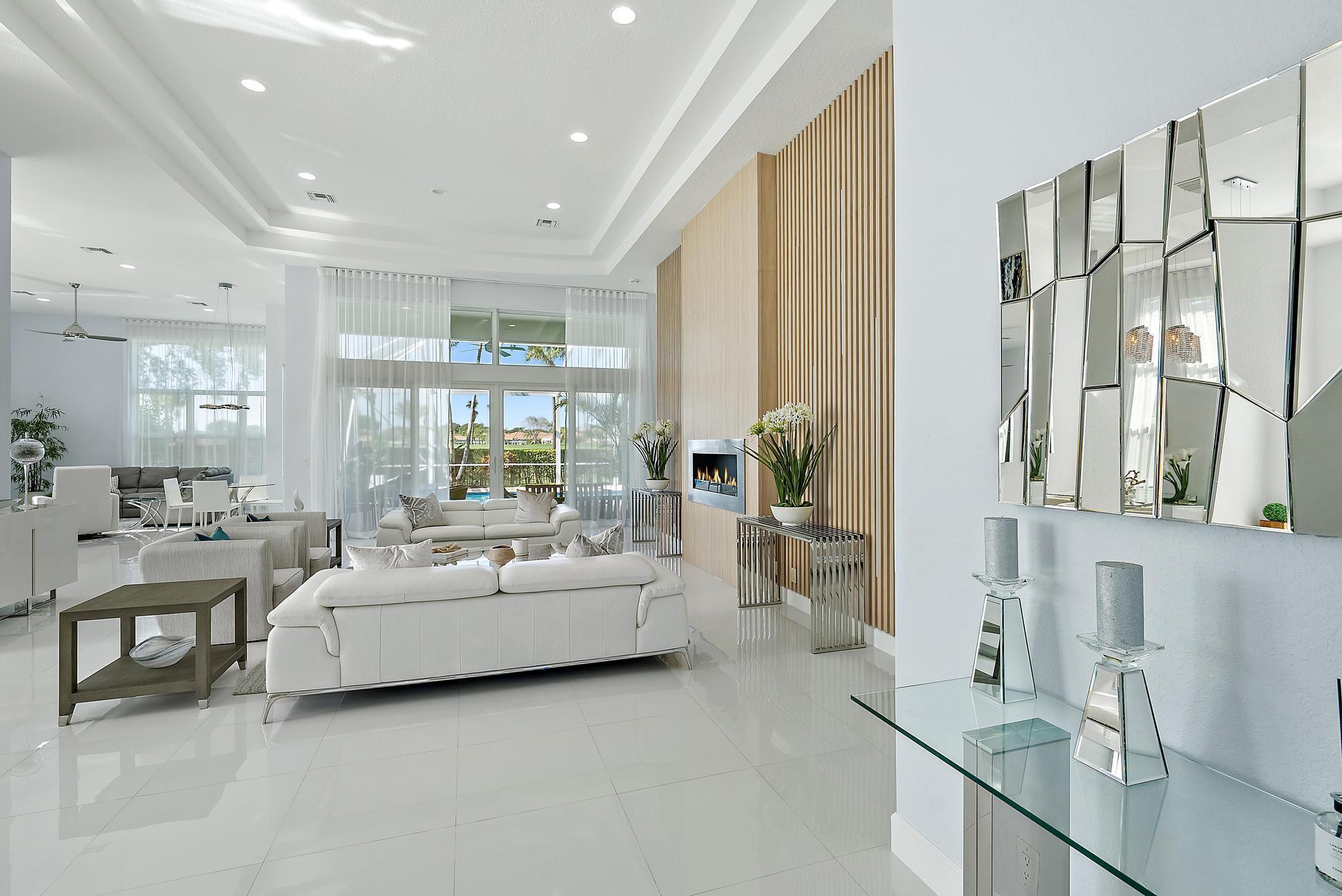 IBIS GOLF AND COUNTRY CLU - Residential Lease