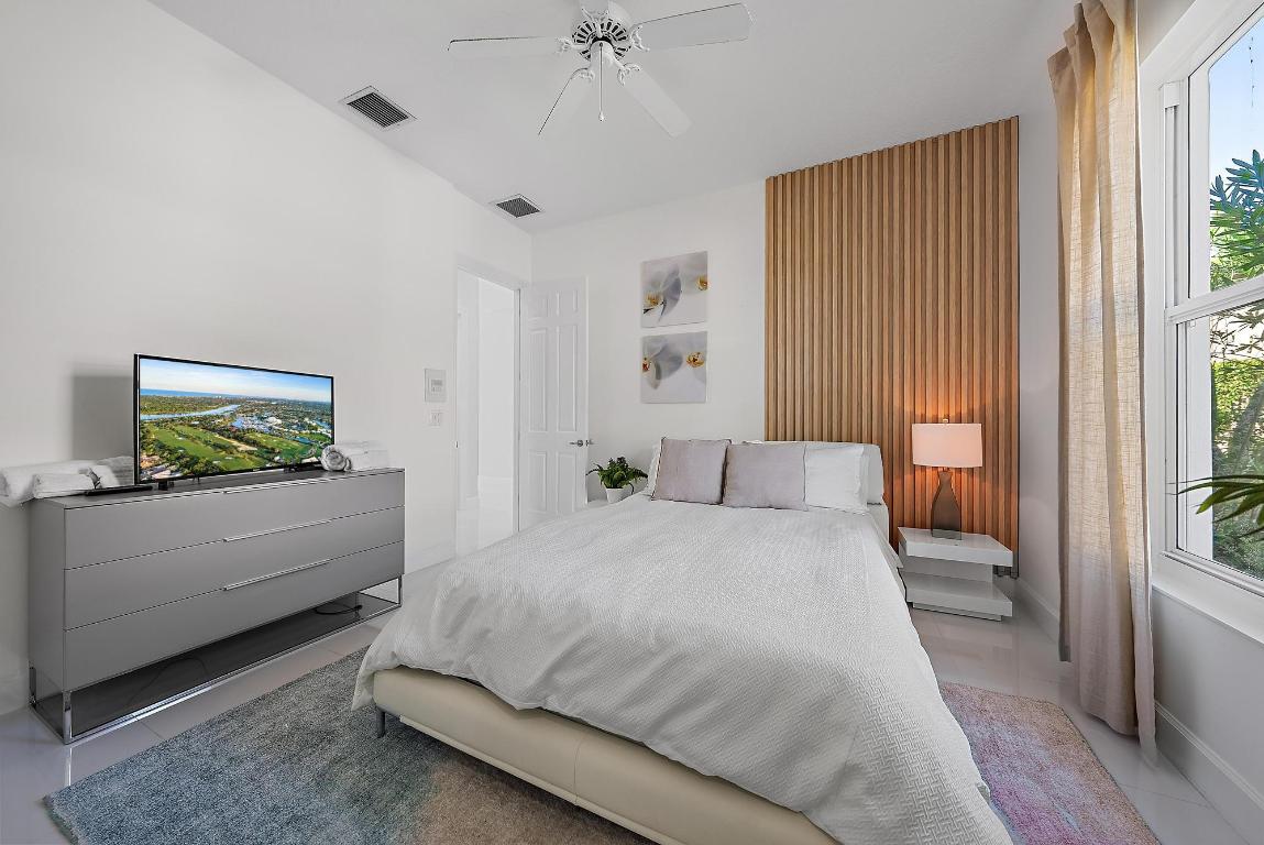 IBIS GOLF AND COUNTRY CLUB 9 - Residential Lease