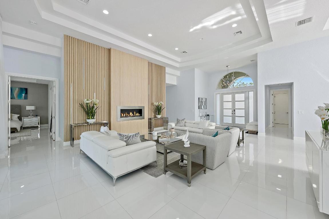 IBIS GOLF AND COUNTRY CLUB 9 - Residential Lease