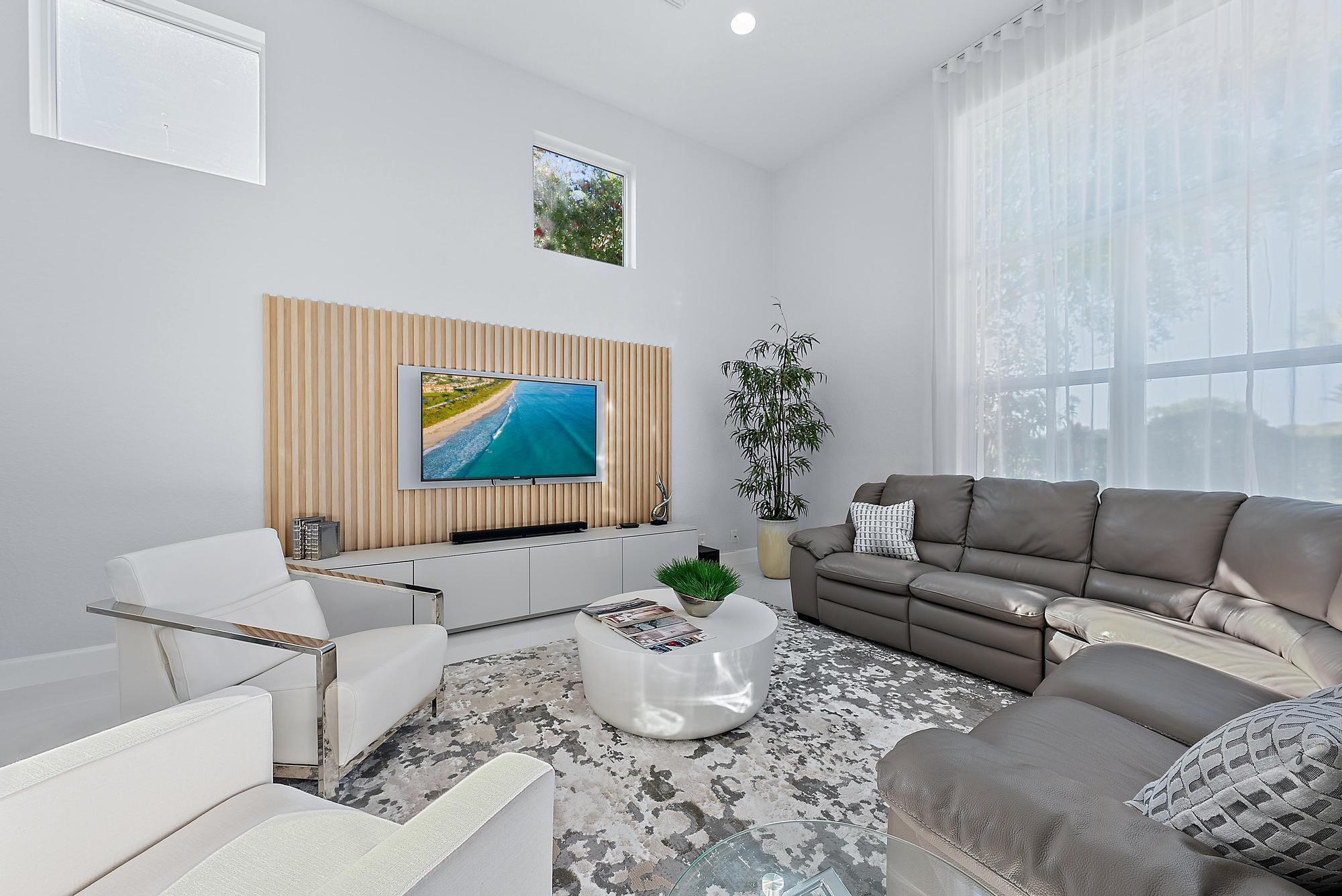 IBIS GOLF AND COUNTRY CLU - Residential Lease