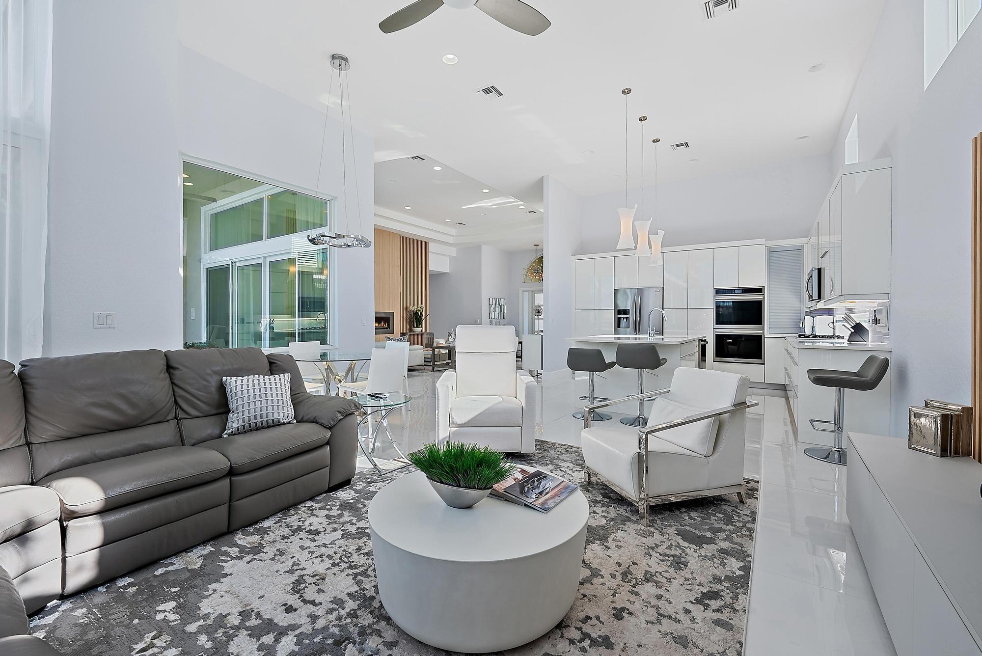 IBIS GOLF AND COUNTRY CLU - Residential Lease