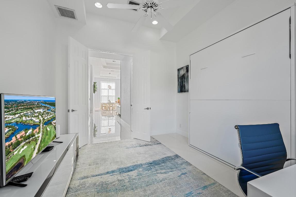 IBIS GOLF AND COUNTRY CLUB 9 - Residential Lease