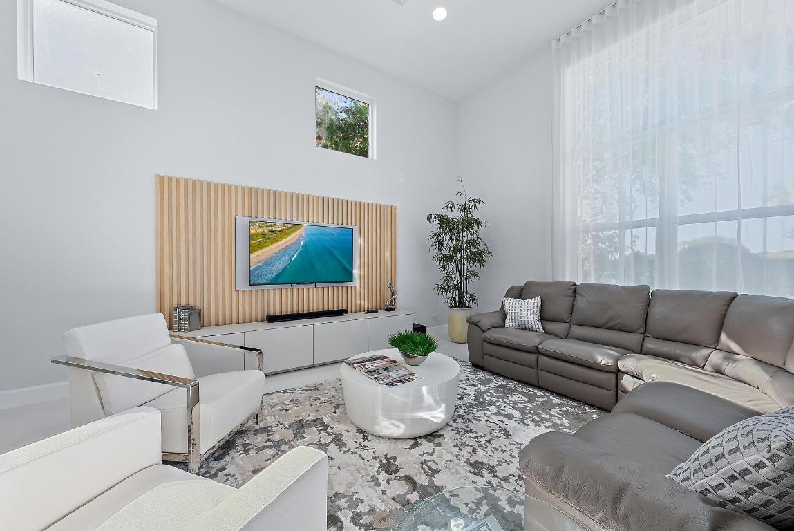 IBIS GOLF AND COUNTRY CLUB 9 - Residential Lease