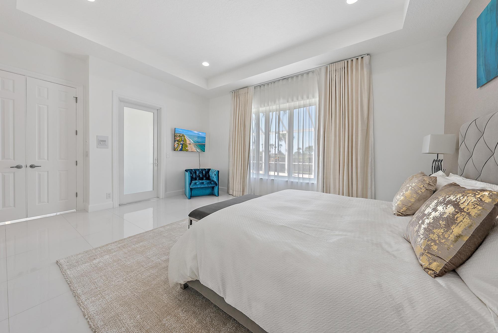 IBIS GOLF AND COUNTRY CLU - Residential Lease