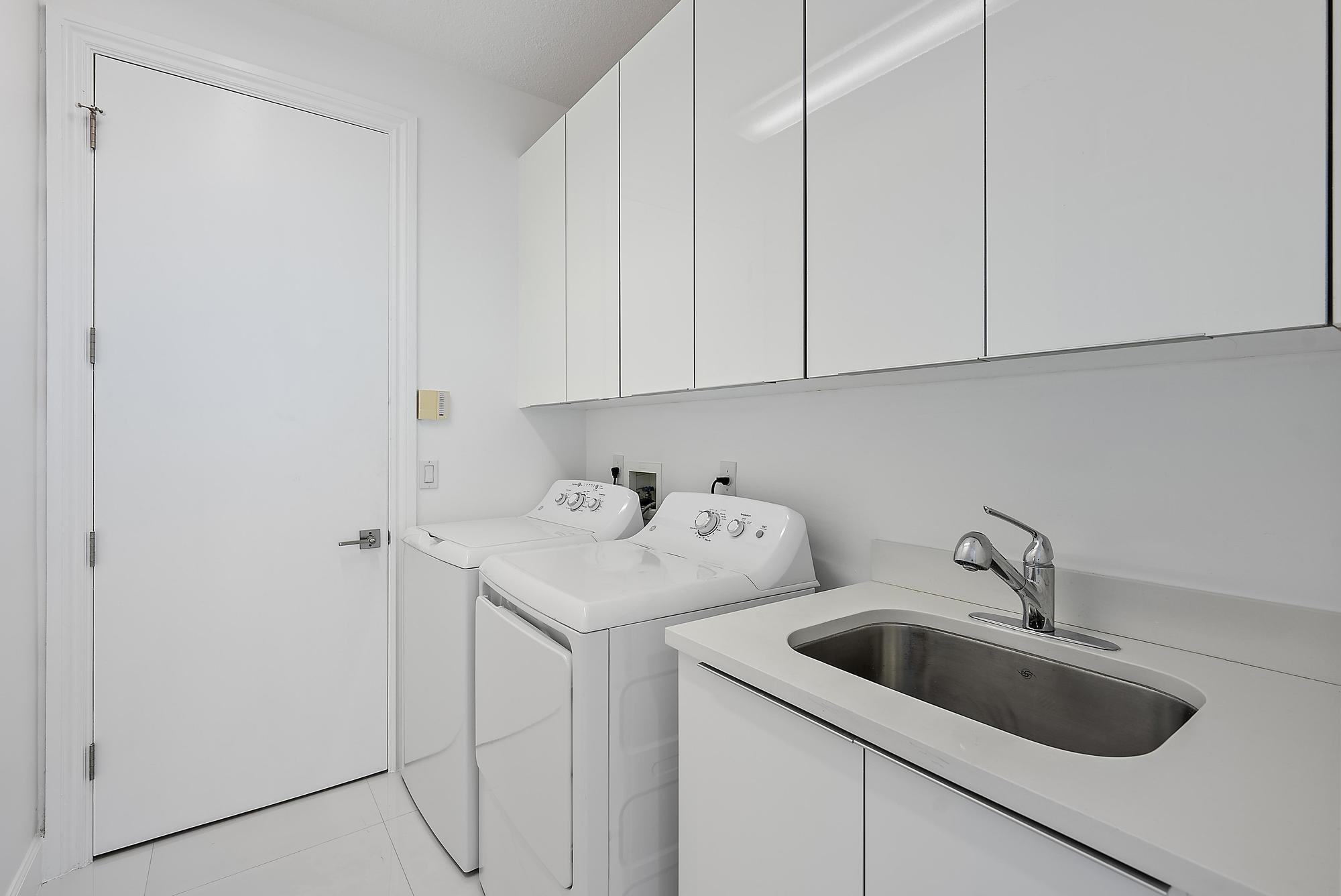 IBIS GOLF AND COUNTRY CLU - Residential Lease