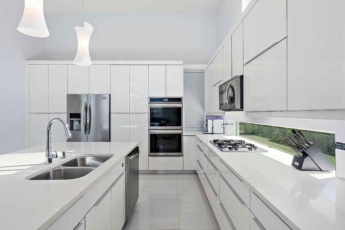 IBIS GOLF AND COUNTRY CLUB 9 - Residential Lease