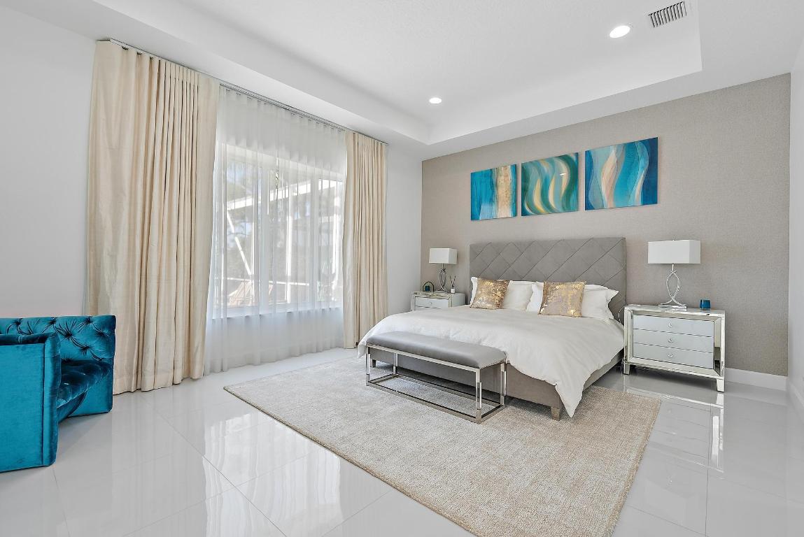 IBIS GOLF AND COUNTRY CLUB 9 - Residential Lease