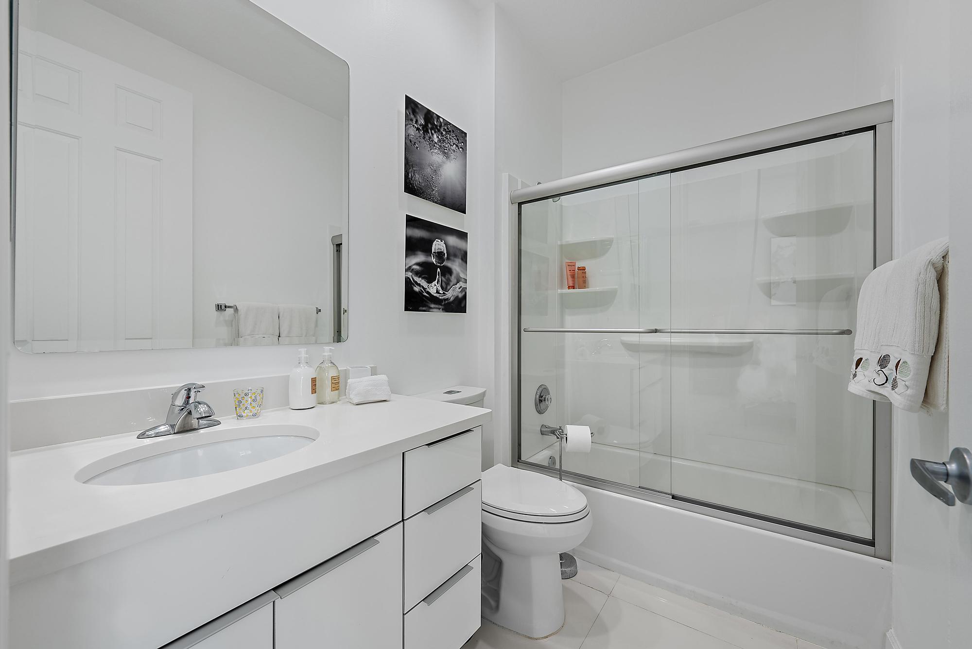 IBIS GOLF AND COUNTRY CLU - Residential Lease