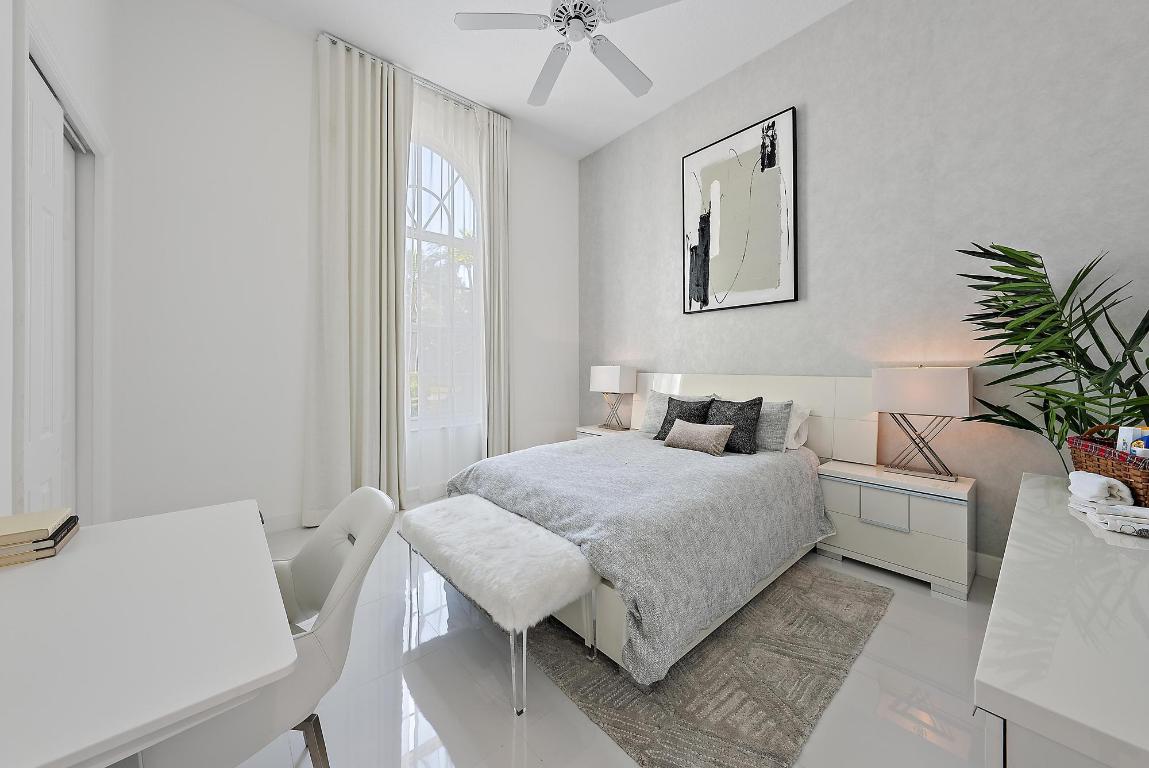 IBIS GOLF AND COUNTRY CLUB 9 - Residential Lease