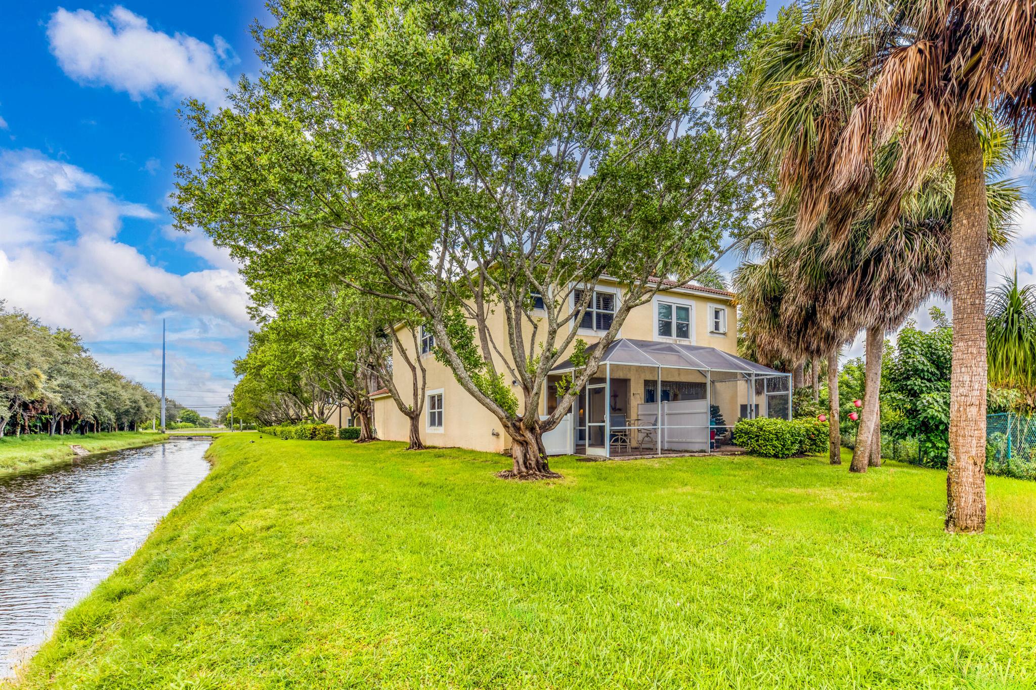 KENSINGTON GARDENS CONDO - Residential