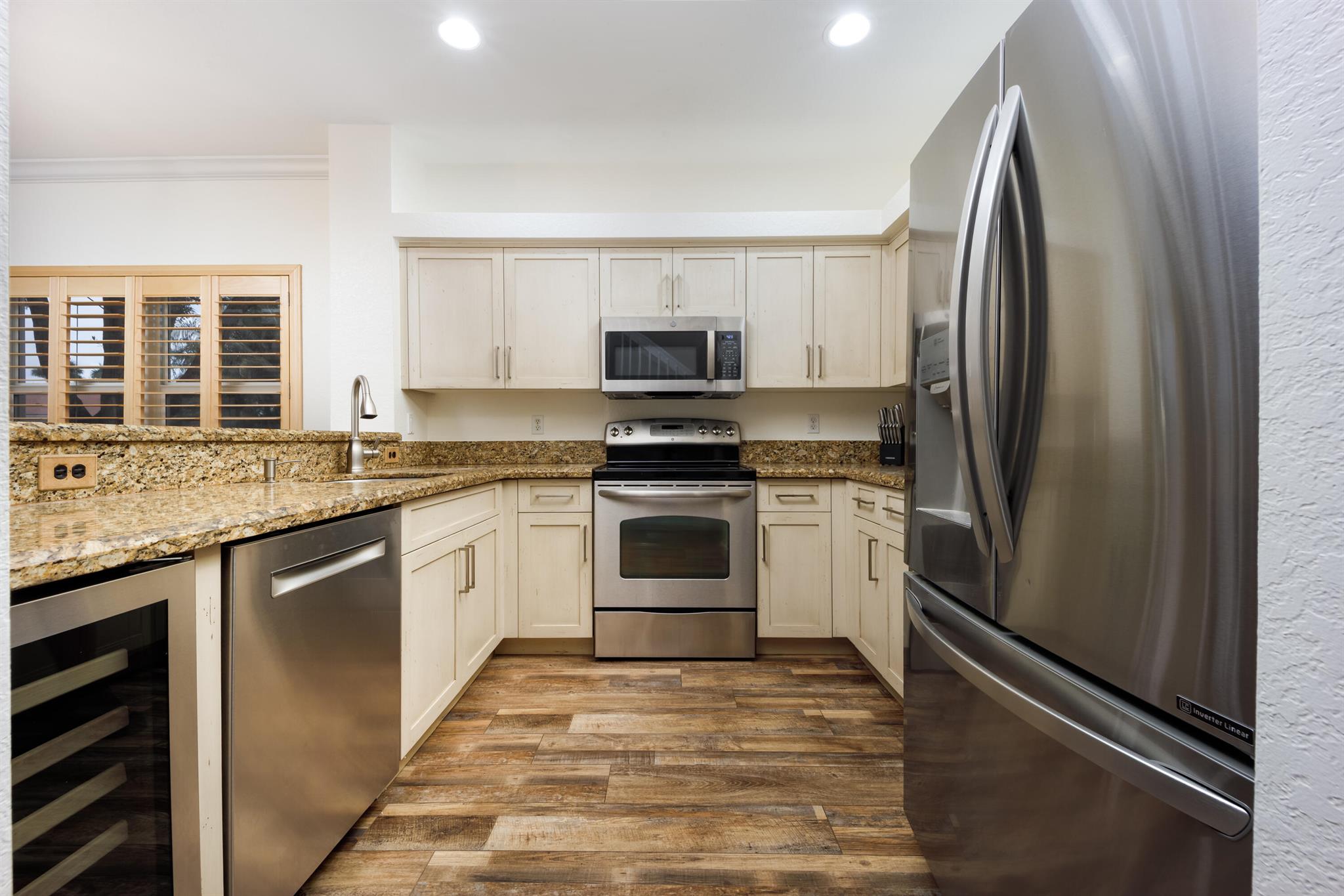 KENSINGTON GARDENS CONDO - Residential