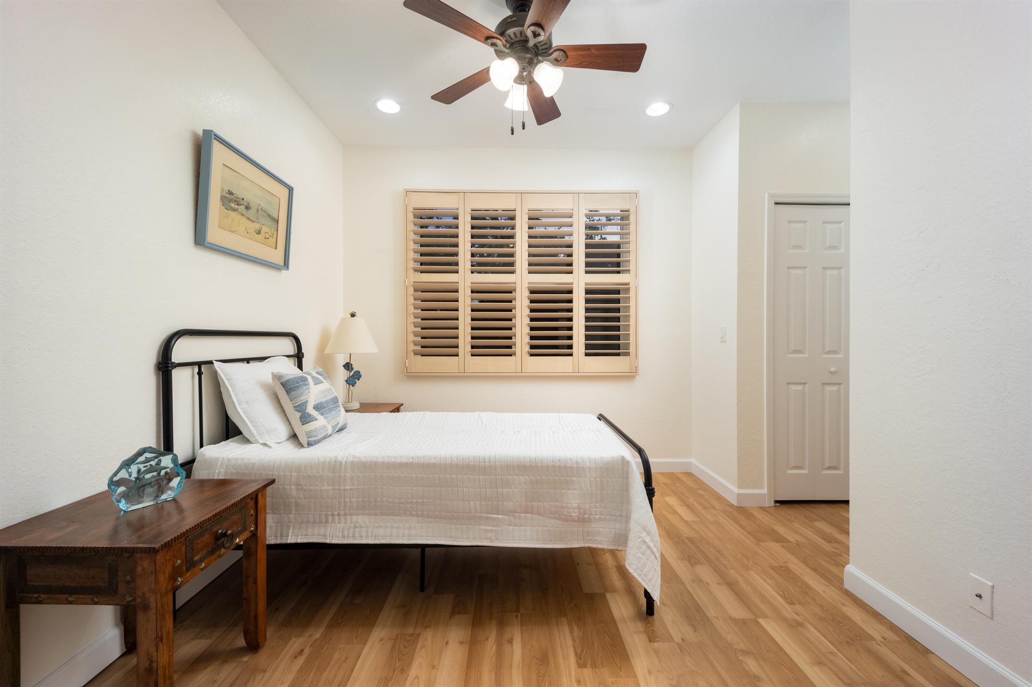 KENSINGTON GARDENS CONDO - Residential