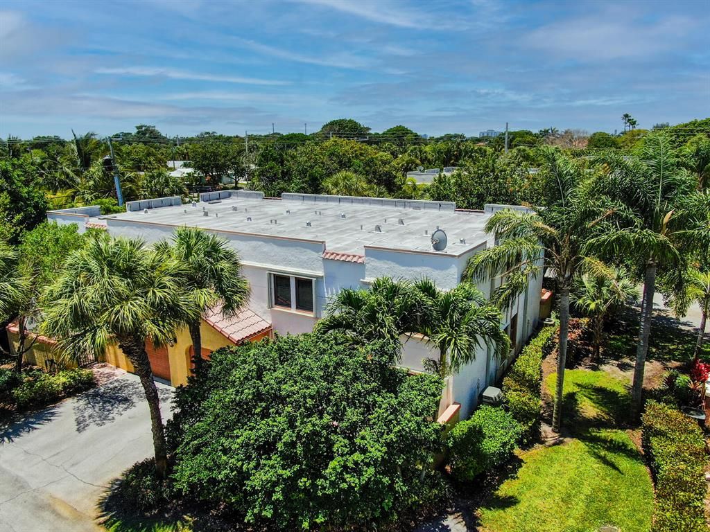 Photo of 50 Uno Lago Drive, Juno Beach, FL 33408 (MLS # R10719800)