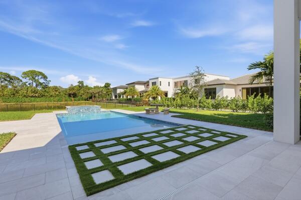 SYMPHONY AT JUPITER - Residential