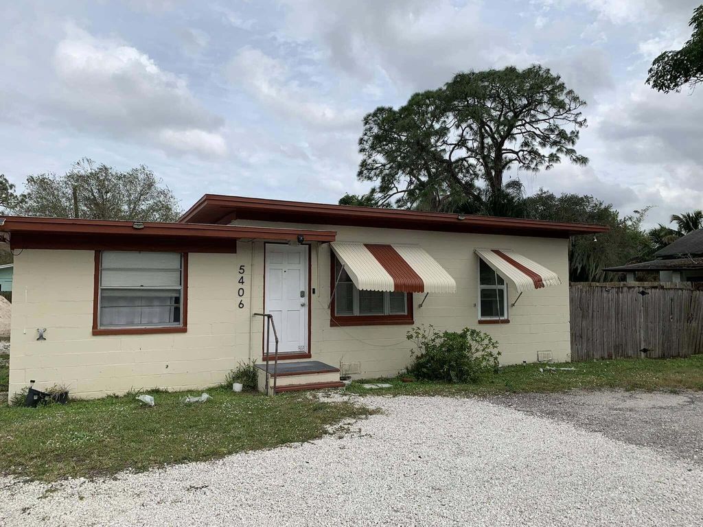 Photo of 5406 Oleander Avenue, Fort Pierce, FL 34982 (MLS # R11077369)