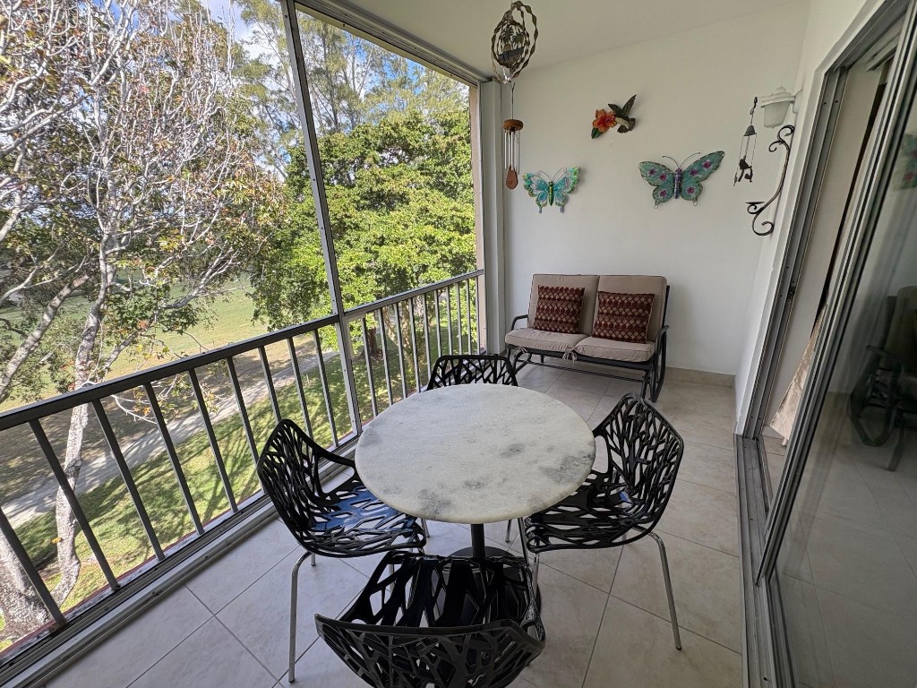 Oriole Golf & Tennis TWO - Residential