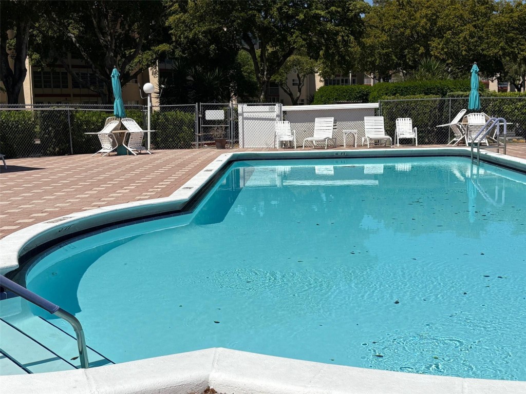 Oriole Golf & Tennis TWO - Residential