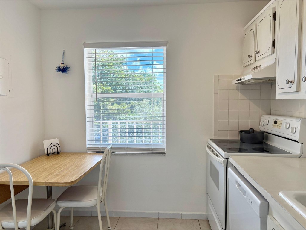 Oriole Golf & Tennis TWO - Residential