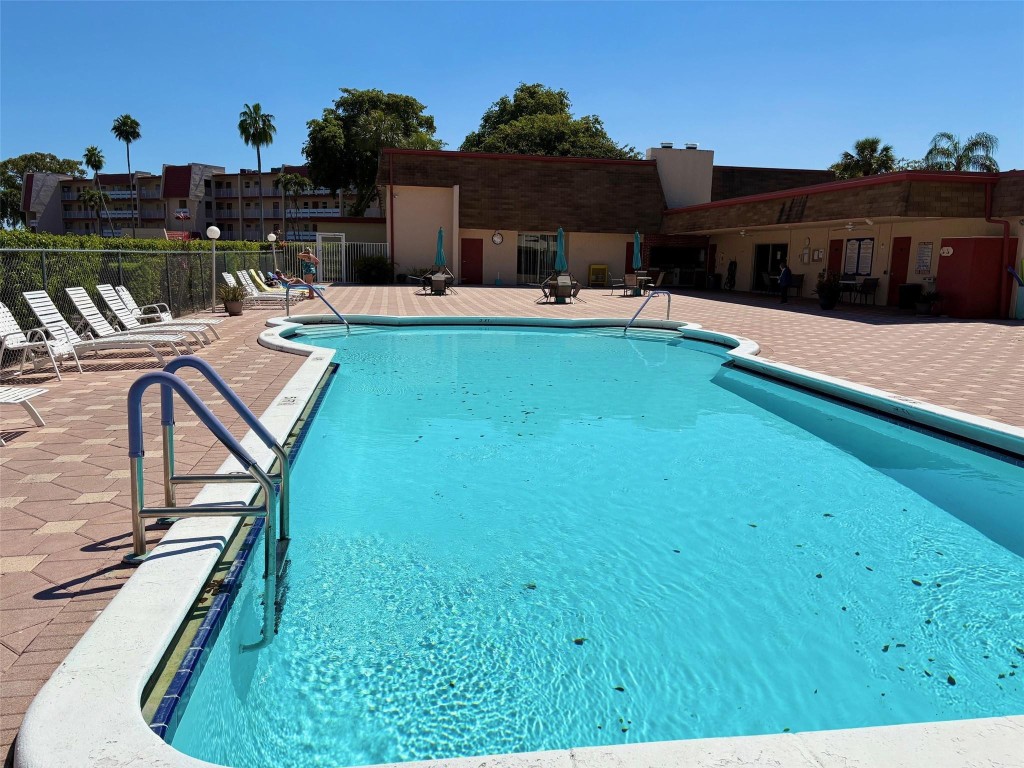 Oriole Golf & Tennis TWO - Residential