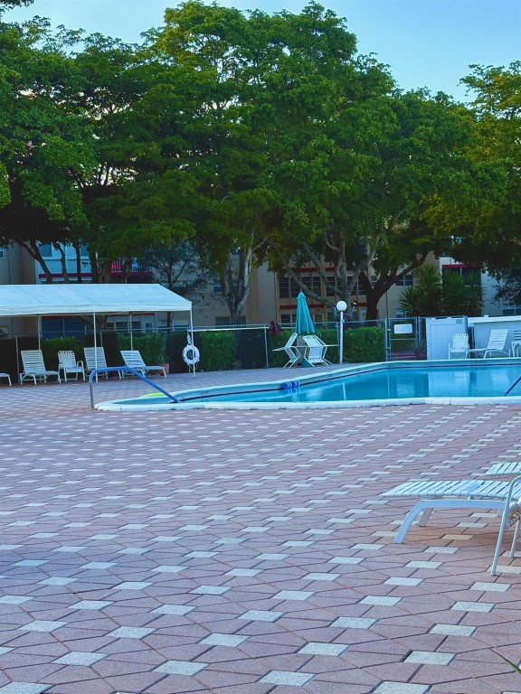 Oriole Golf & Tennis TWO - Residential