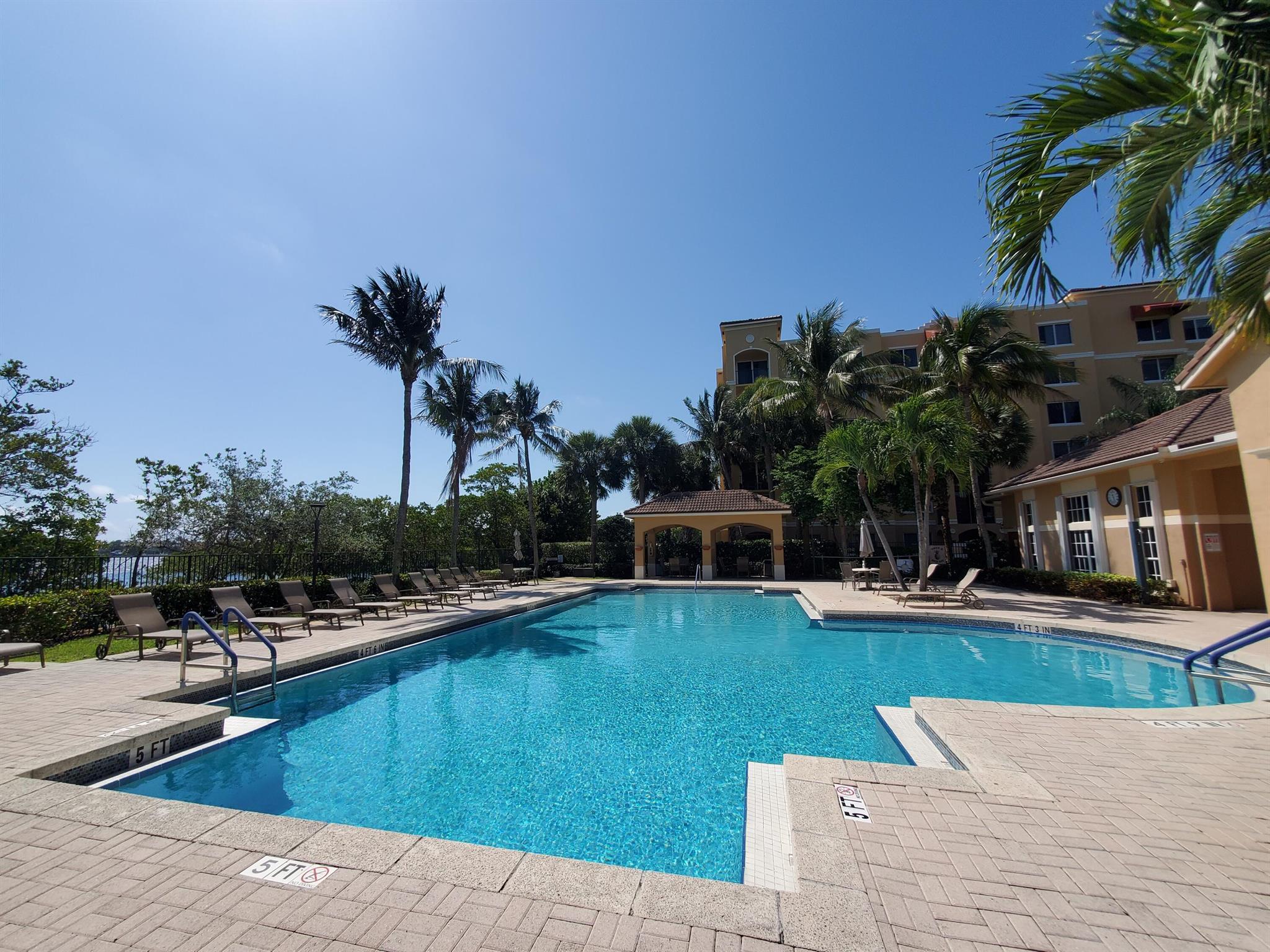 HYPOLUXOS MARINERS CAY CO - Residential Lease