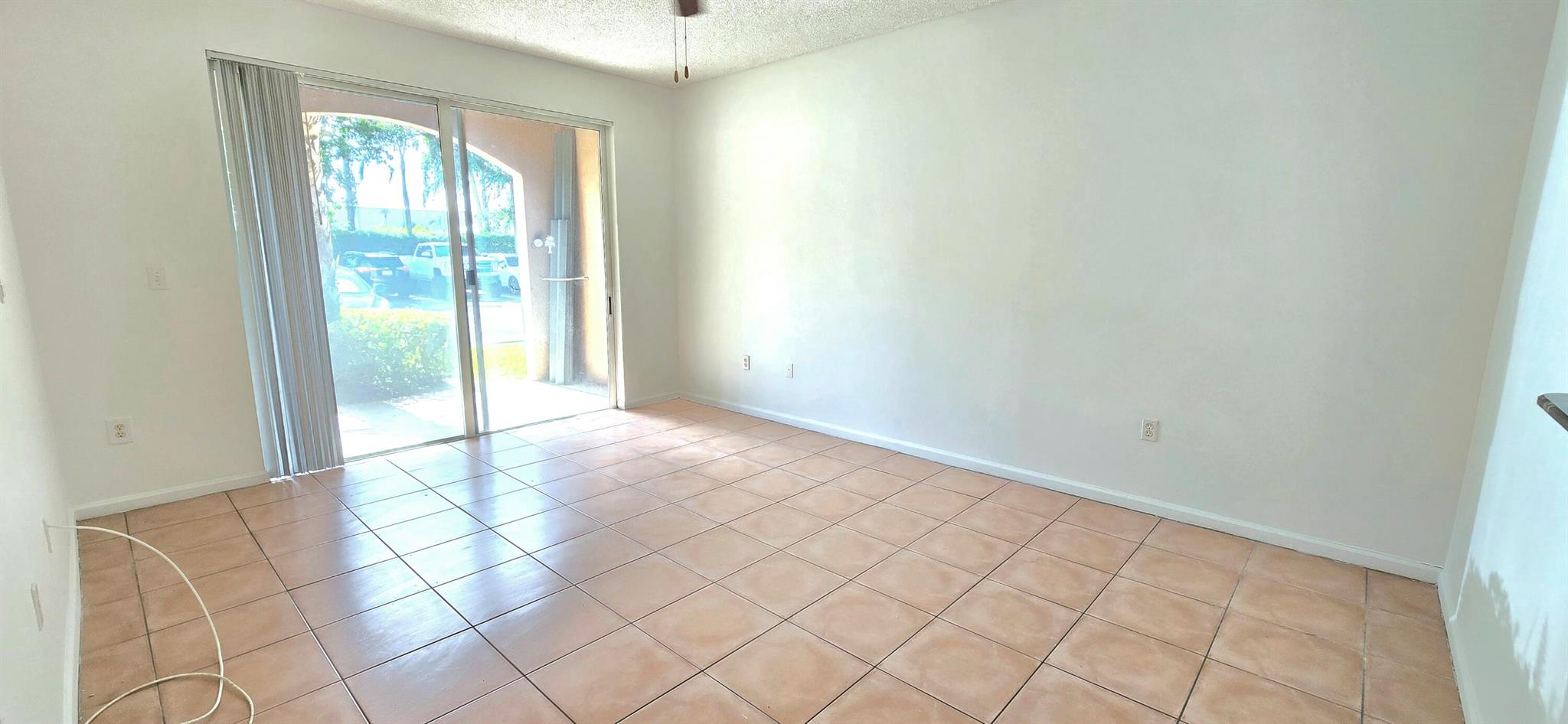 HYPOLUXOS MARINERS CAY CO - Residential Lease