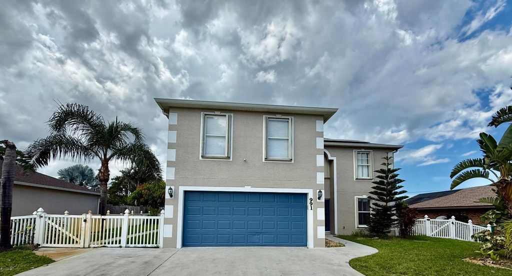 Photo of 991 SE Bywood Avenue, Port Saint Lucie, FL 34983 (MLS # R11092651)