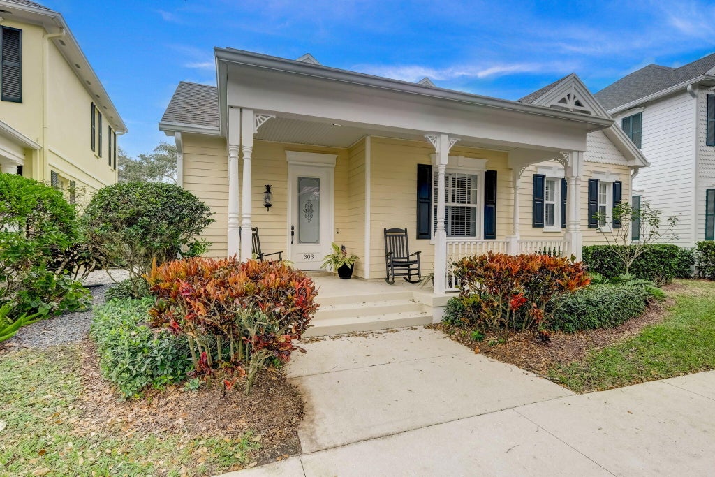 Photo of 303 Sweet Bay Circle, Jupiter, FL 33458 (MLS # R10954083)