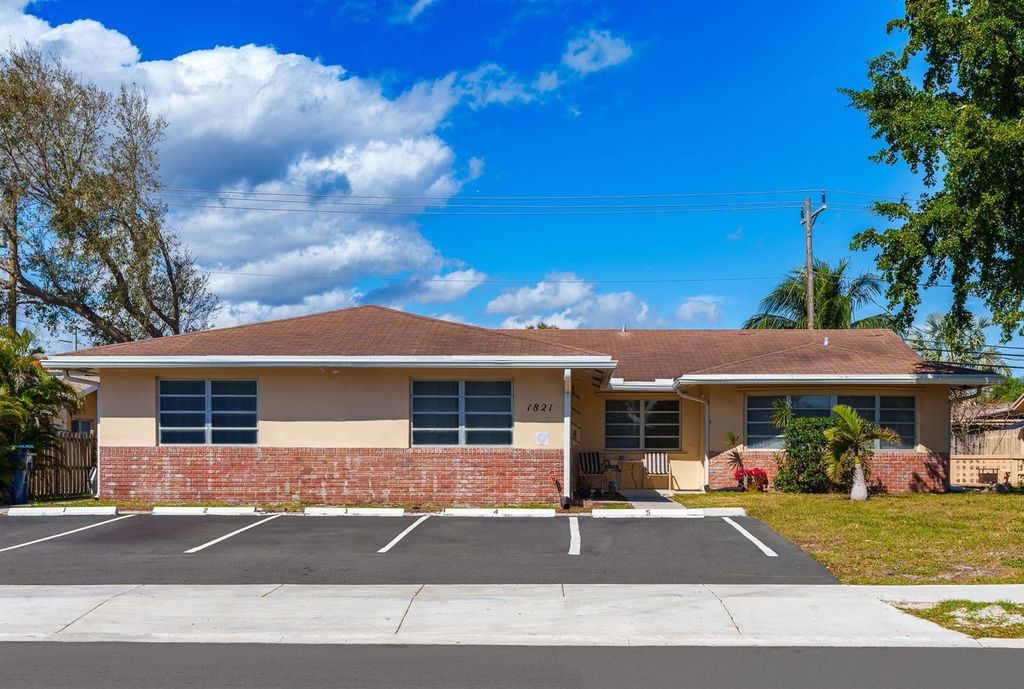 Photo of 1821 NE 56th Street #4, Fort Lauderdale, FL 33308 (MLS # B26040863)