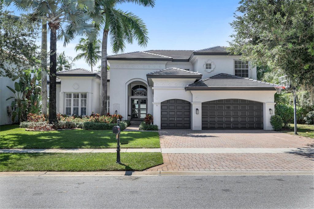 Photo of 16355 Via Venetia W, Delray Beach, FL 33484 (MLS # R10912113)