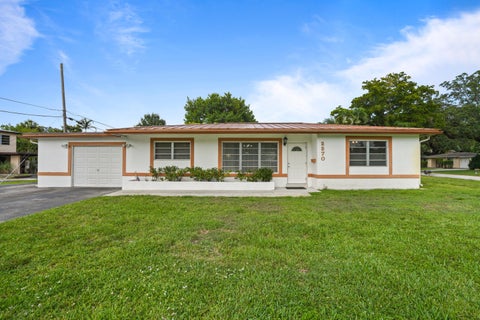 Photo of 2270 SW 30TH Terrace, Fort Lauderdale, FL 33312 (MLS # B26053786)