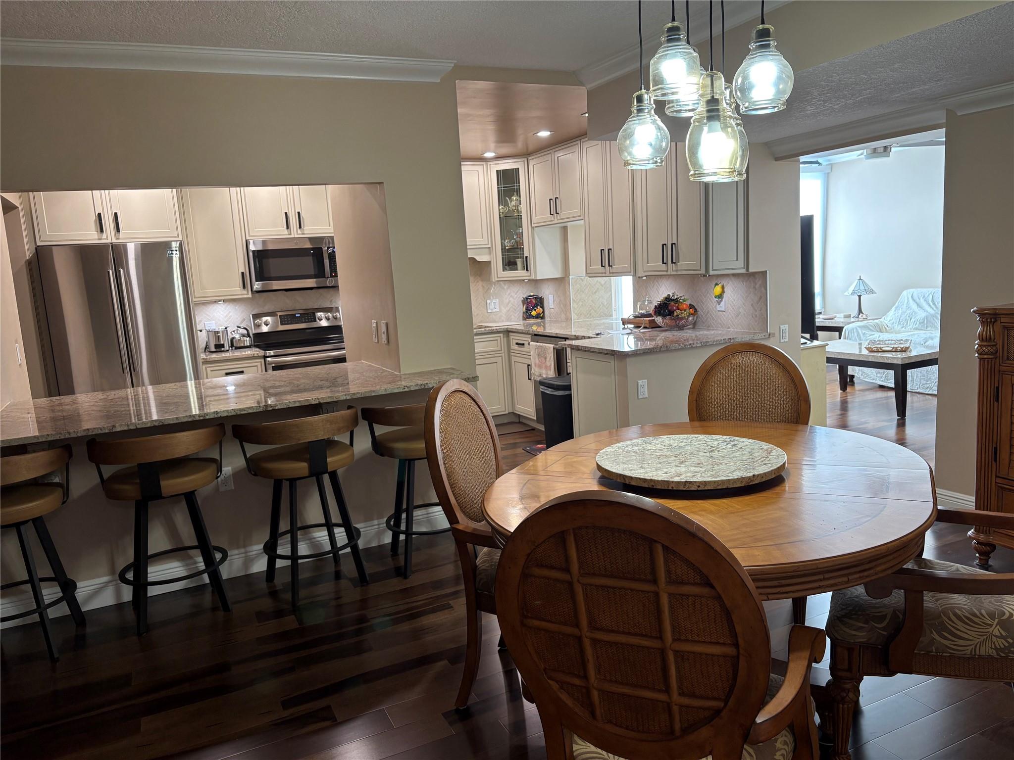 Emerald Tower Condo - Residential Lease