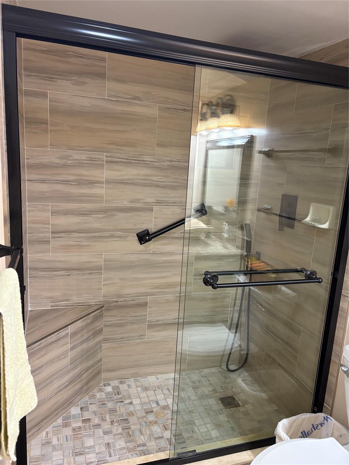 Emerald Tower Condo - Residential Lease