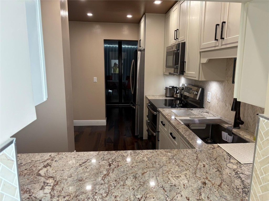 1401 S Ocean Boulevard 208