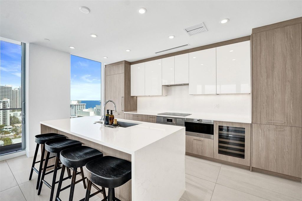 Photo of 153 N Seabreeze Boulevard #1204, Fort Lauderdale, FL 33304 (MLS # F10554500)