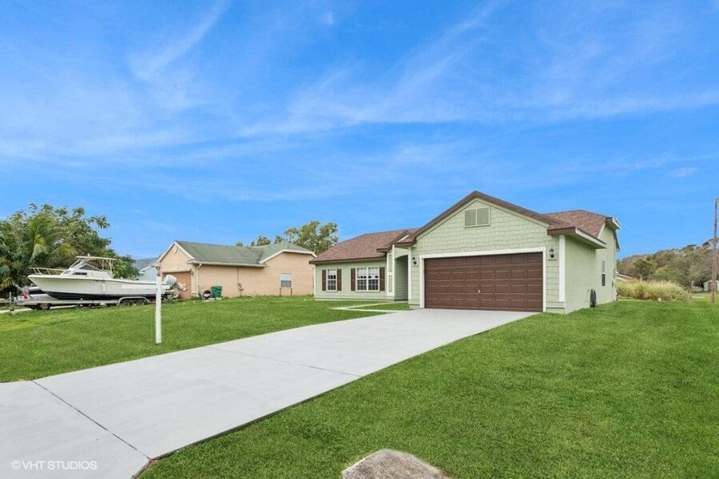 Photo of 4801 Myrtle Drive, Fort Pierce, FL 34982 (MLS # R10949903)