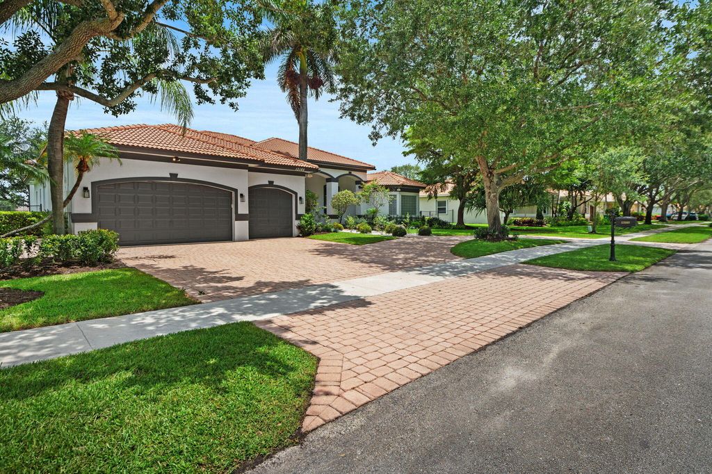 Photo of 13185 SW 44th Street, Davie, FL 33330 (MLS # B26006293)