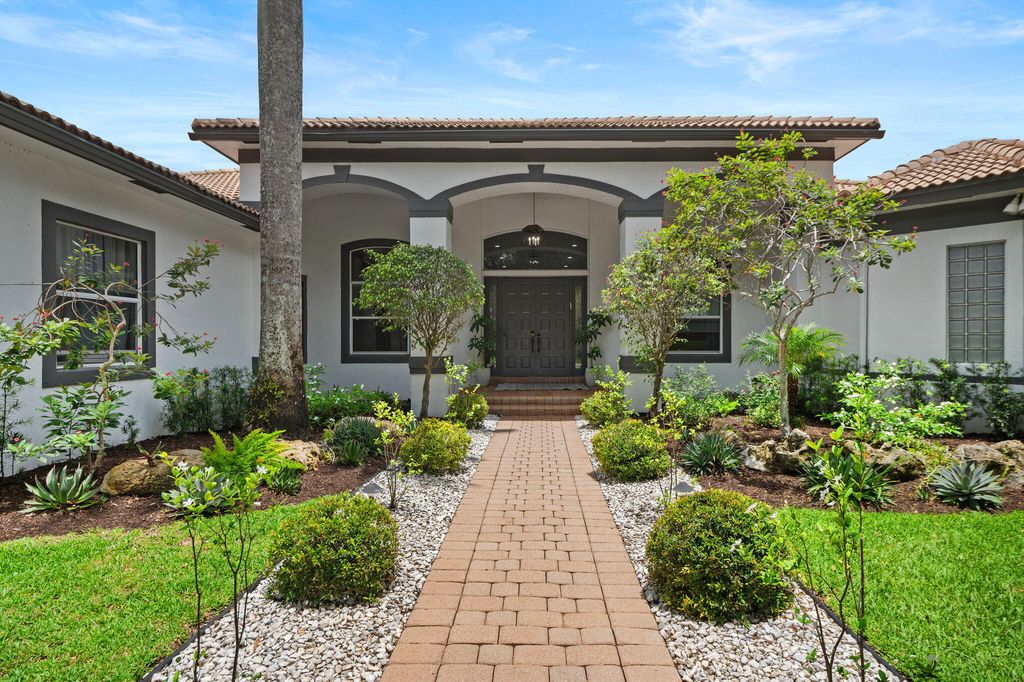 Photo of 13185 SW 44th Street, Davie, FL 33330 (MLS # B26006293)