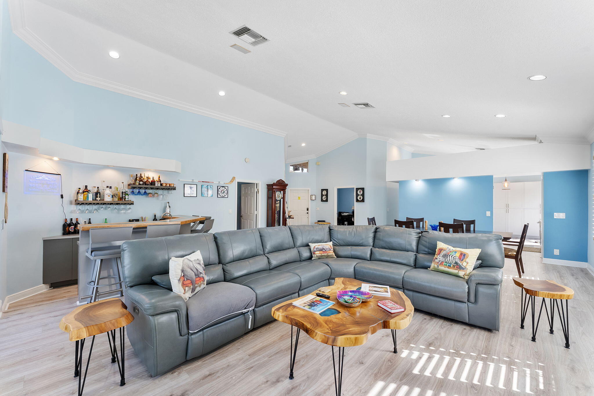 6435 Three Lakes Lane