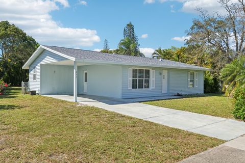 252 NE Floresta Dr Port St Lucie FL 34983