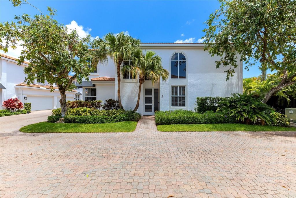 Photo of 1610 NE 1st Street #3, Fort Lauderdale, FL 33301 (MLS # F10501540)