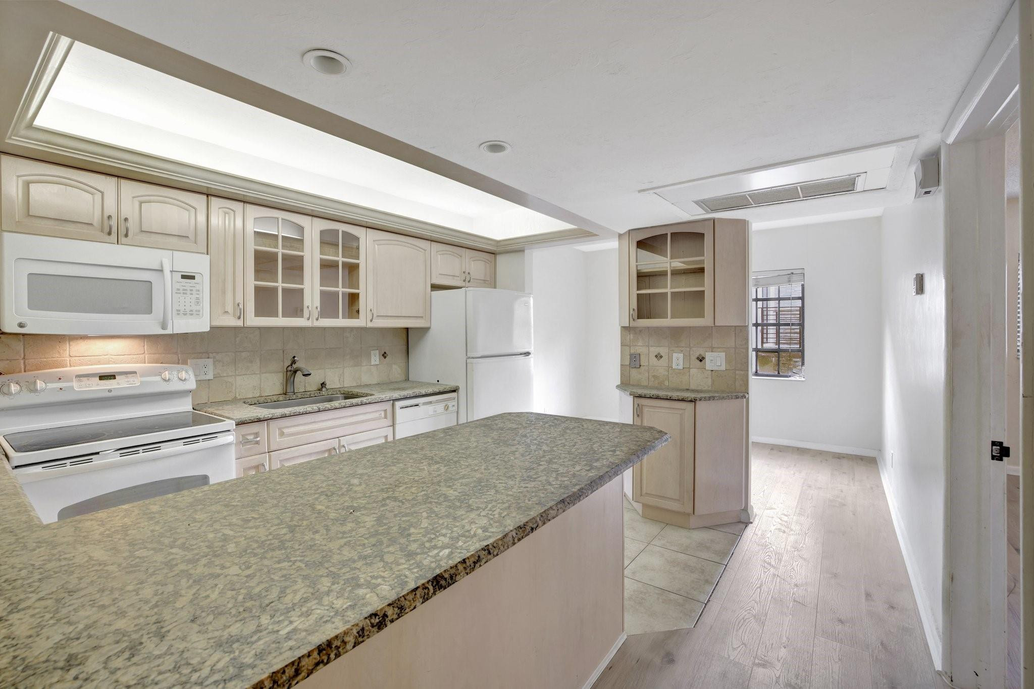 917 NE 16th Avenue 7