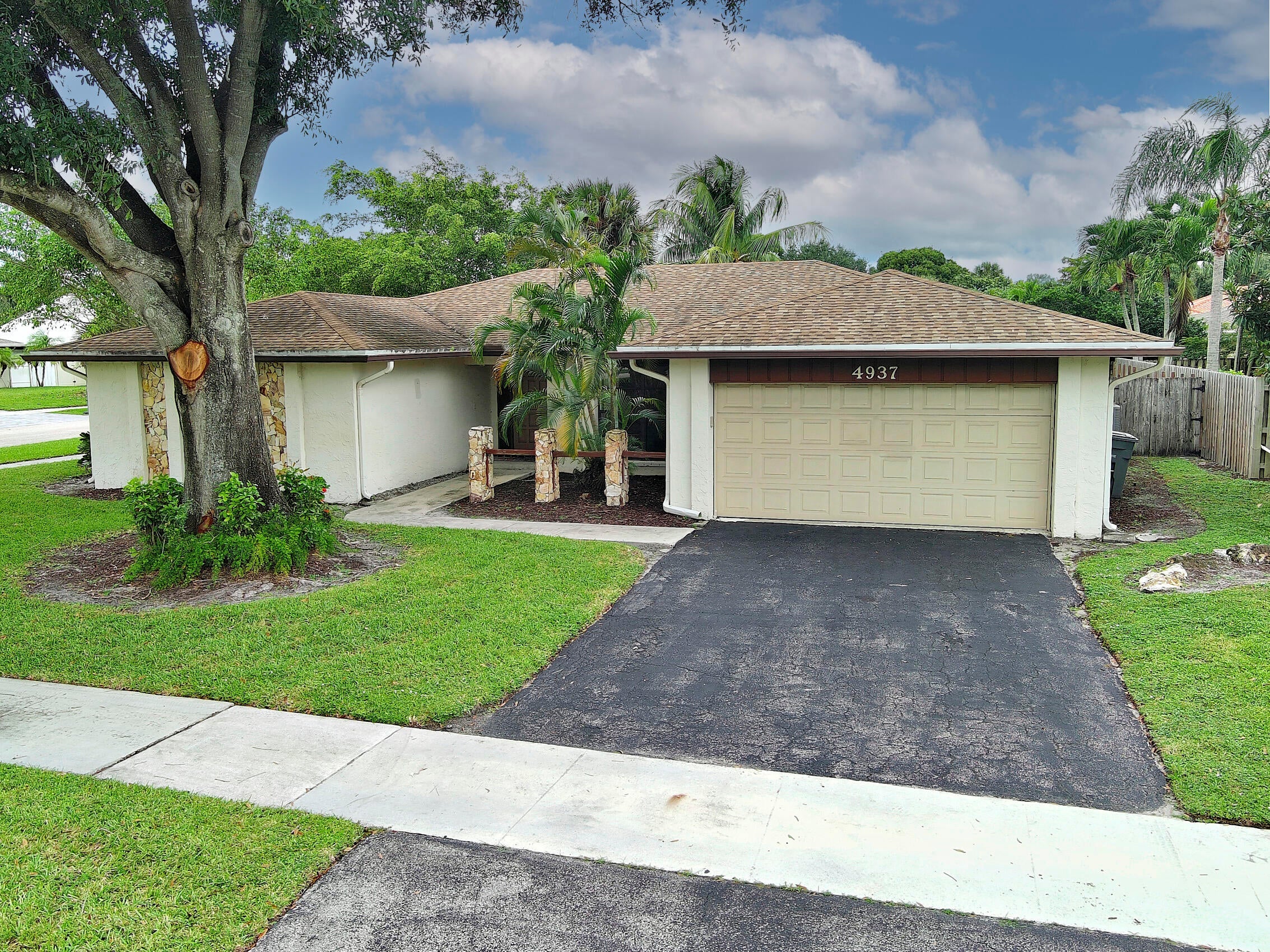 4937 Willow Drive