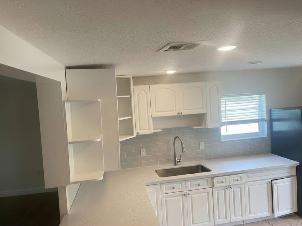 4100 SW 28th Street