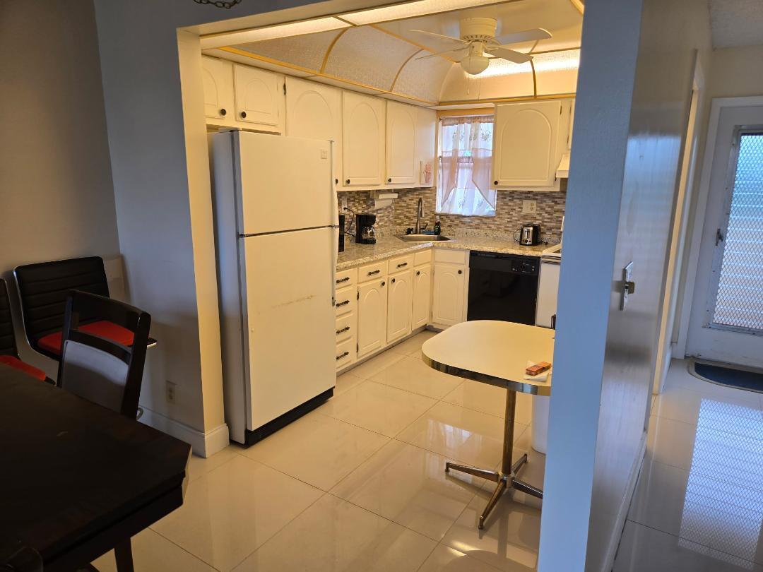 Hollybrook Golf & - Residential Lease