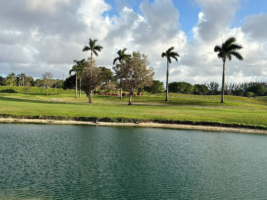 Hollybrook Golf & - Residential Lease