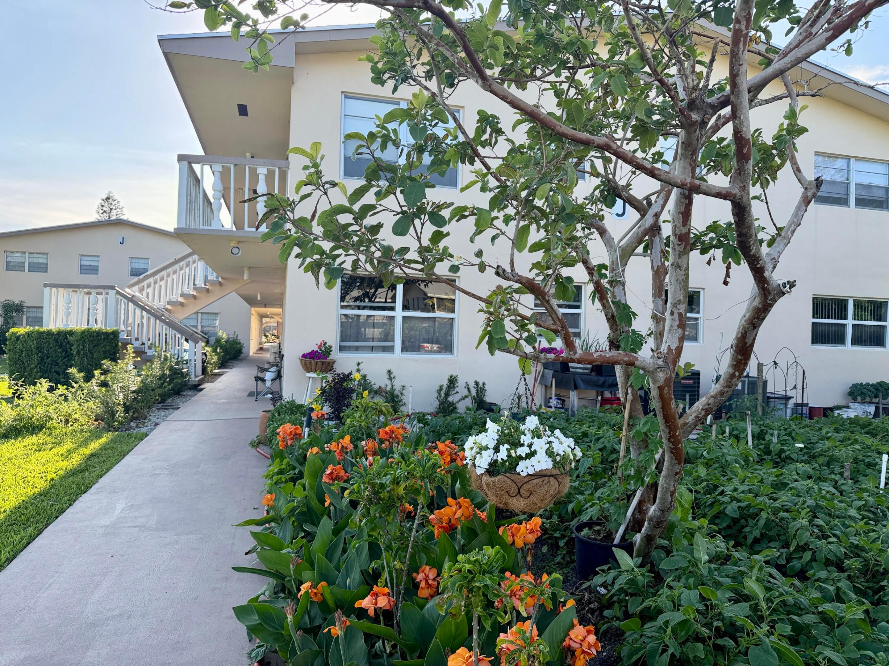 Canterbury Condo A-K - Residential