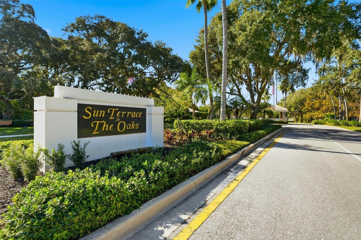 Oaks Sun Terrace 03 - Residential